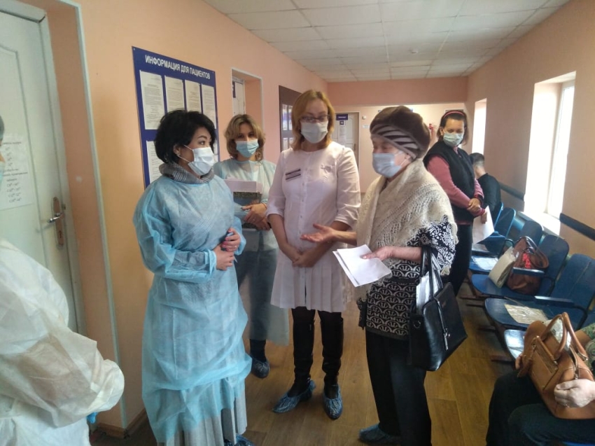 Аягма Ванчикова проинспектировала работу участковых больниц Читинского района в условиях COVID -19